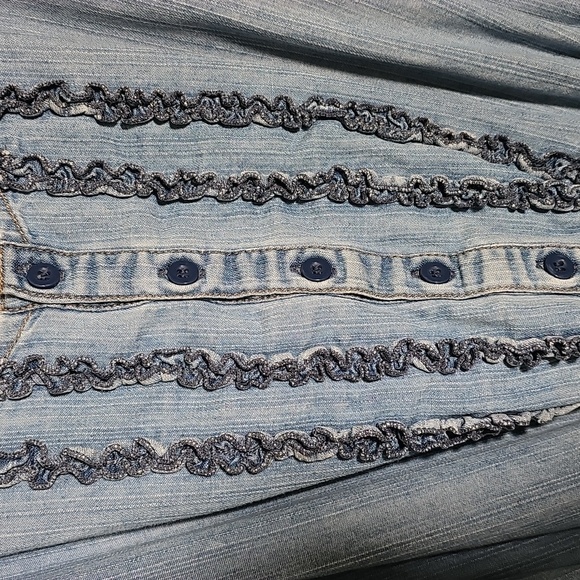 Blue Spice Lightweight Denim Button-Up Romper. Meduim - Picture 2 of 7